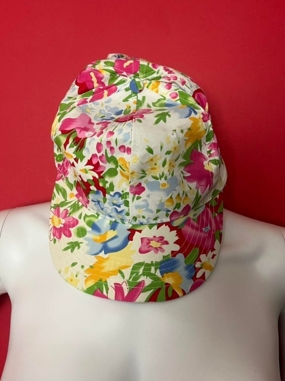 Dainty coloful floral baseball hat 🩷🤍​